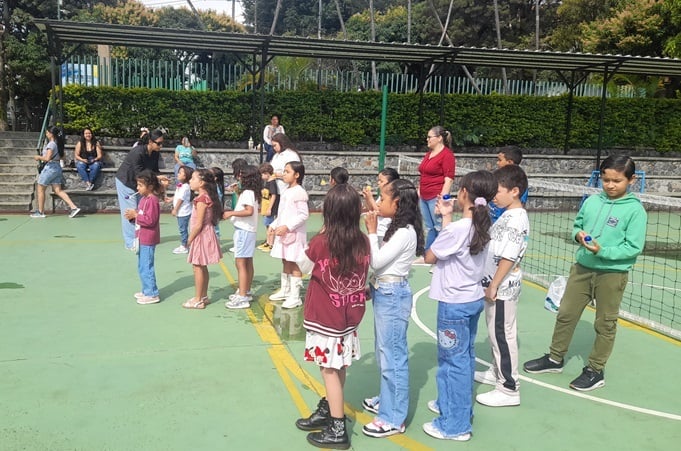 Santoto kids (1)