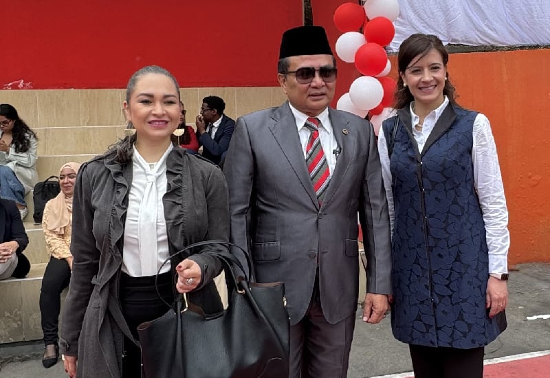 Santoto_Negocios_AniversarioIndonesia_G1